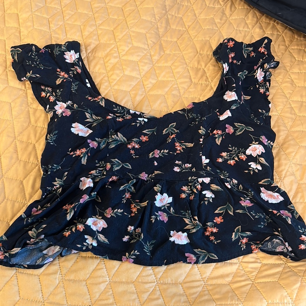 Small American Eagle Floral Blouse
